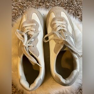 Women's Beige and White Sneakers-size 39/. 6-6.5 US